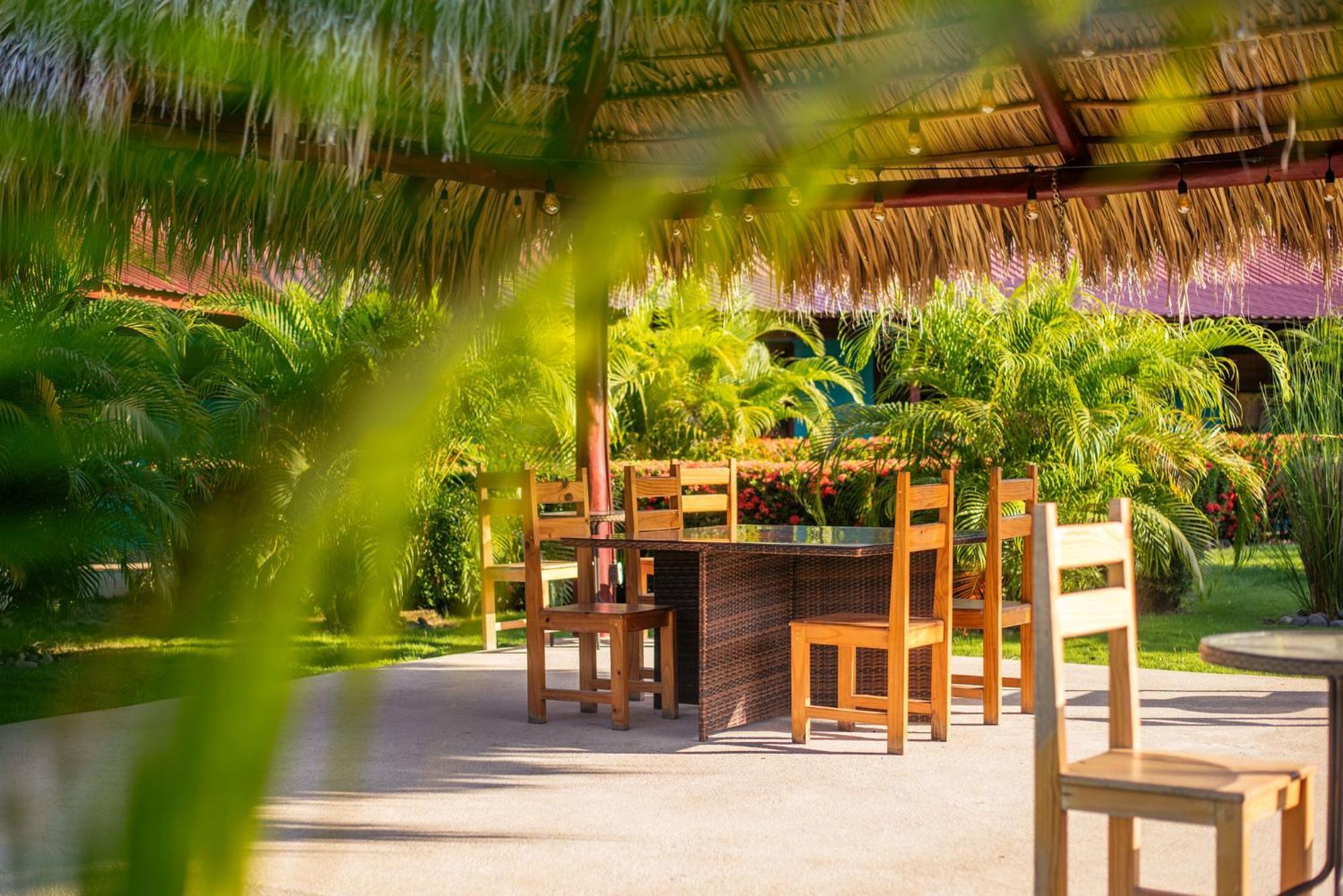 Beach Break Resort & Cr Surf Camp Jacó Dış mekan fotoğraf
